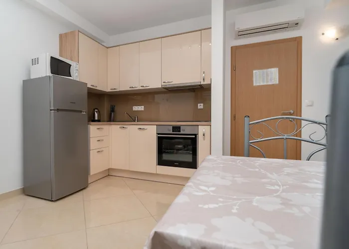 Ela Appartement Makarska