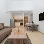 Ela Apartment *