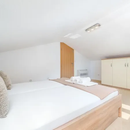Ela Apartmani Makarska