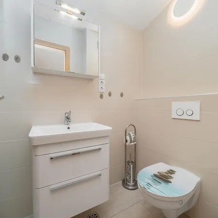 Ela Apartment *