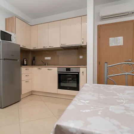 Ela Apartmani Apartment Makarska
