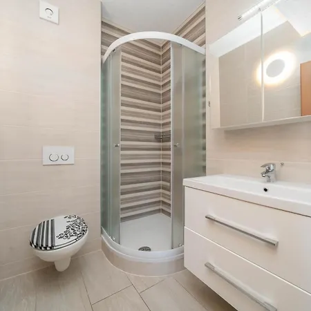 Ela Apartmani