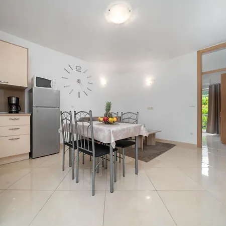 Ela Apartmani Apartment Makarska
