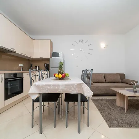 Apartment Ela