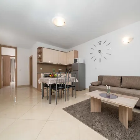 Apartment Ela