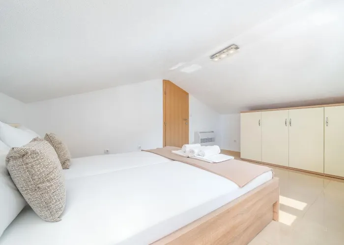 Ela Макарська